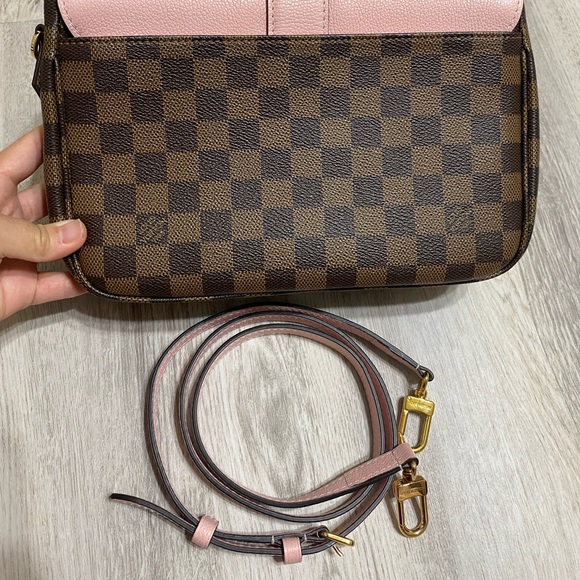 Used - Picture 2 of 14